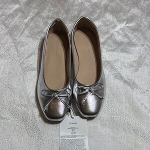 The drop Silver Women's Ballet Flats size 7.5